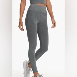 Vuori Washed Studio Legging in Vintage Grey, Size S